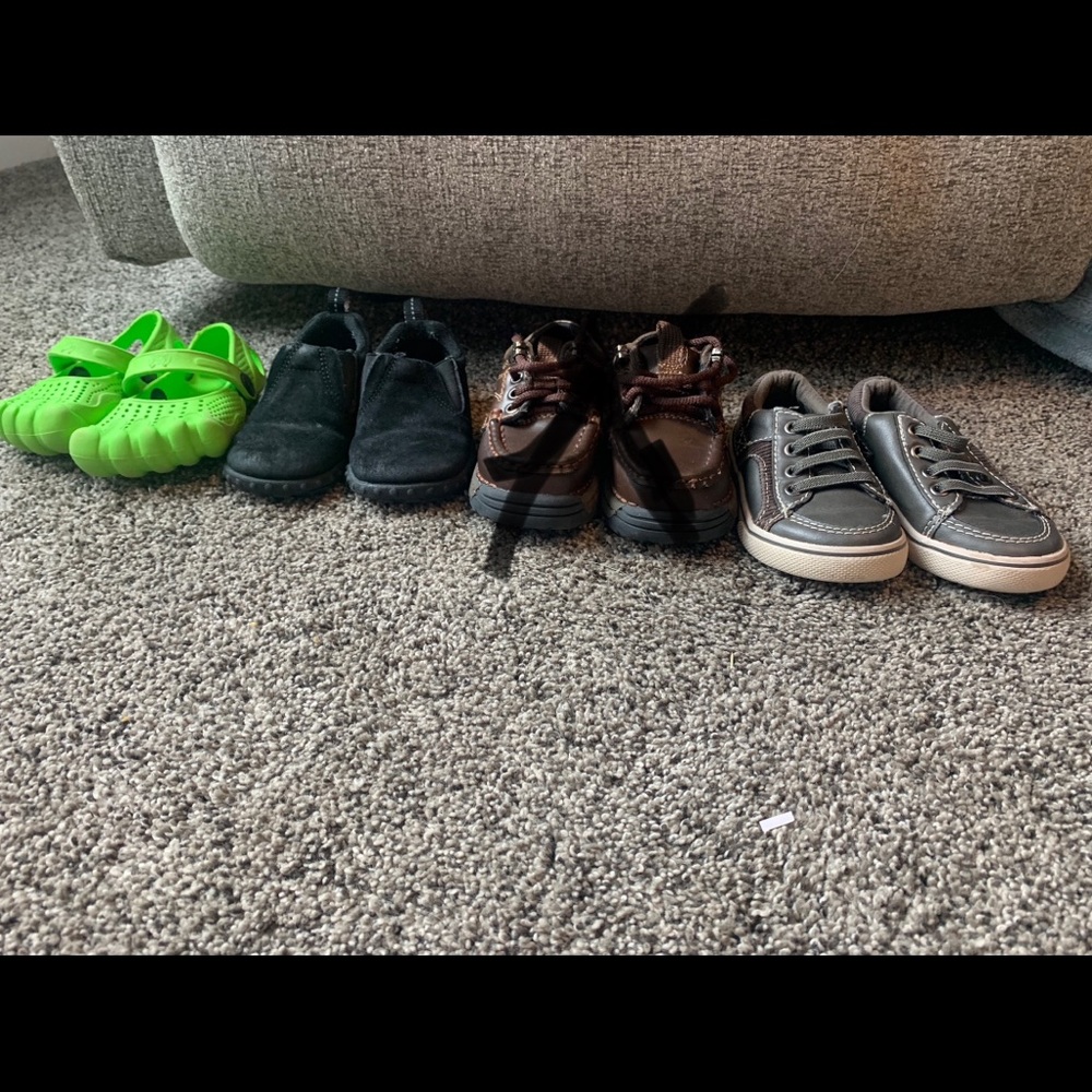 Toddler shoe lot! 8 shoes 3,4,5,6 sizes